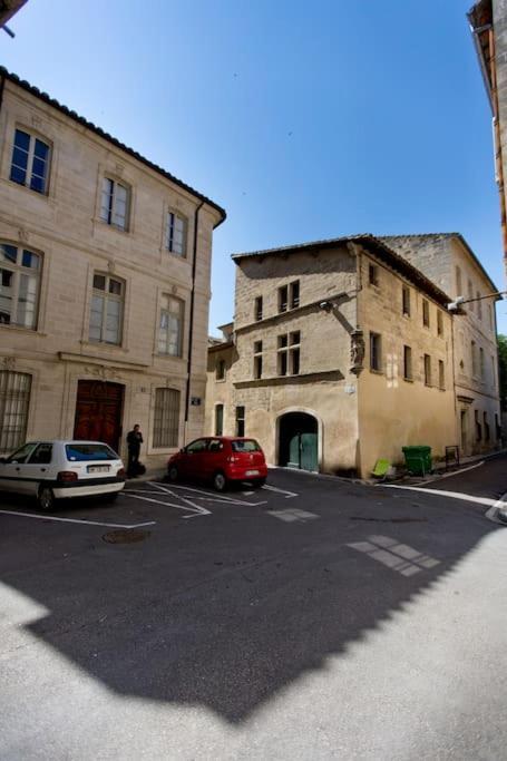 شقة La Bulle - Parking Gratuit En Souterrain - 2 Mins Du Palais Des Papes - Clim Ac - Wifi أفينيون المظهر الخارجي الصورة