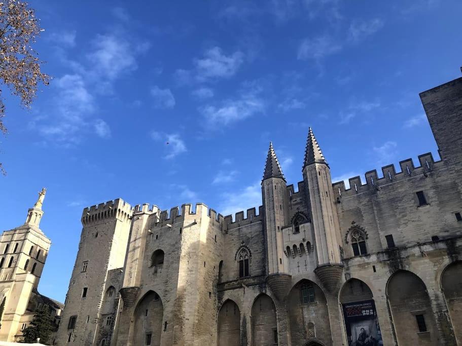 شقة La Bulle - Parking Gratuit En Souterrain - 2 Mins Du Palais Des Papes - Clim Ac - Wifi أفينيون المظهر الخارجي الصورة